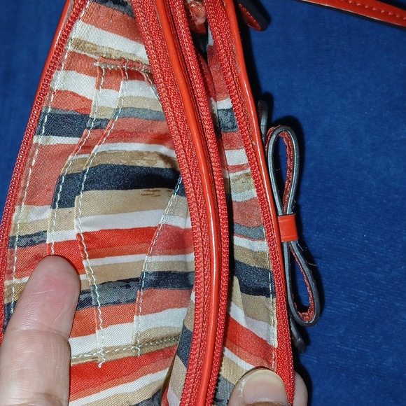 COACH Poppy Double Zip Wristlet 🌸 - Picture 8 of 16